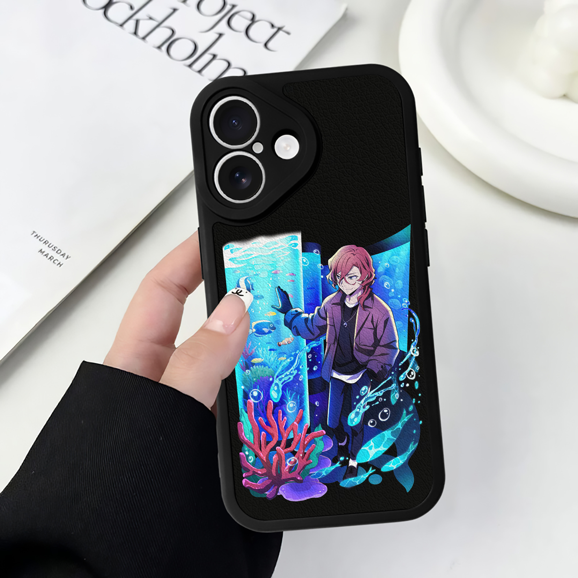 （画像用） 文豪ストレイドッグス Bungo Stray Dogs 【iPhone 16シリーズ対応】シリコンスマホケース（レザー調） 材質：シリコン